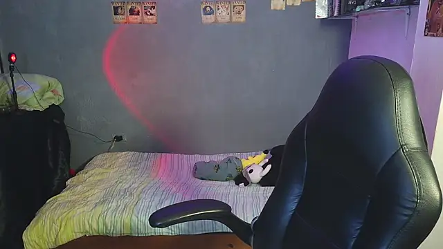 Snapshot of kairozz chatting on 03-08-25, 12:00 kairozz online show from 03-08-25, 12:00