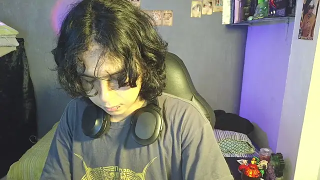 Snapshot of kairozz chatting on 03-17-25, 10:06 kairozz online show from 03-17-25, 10:06