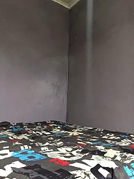 HutchMansell online show from 12-30-24, 05:04