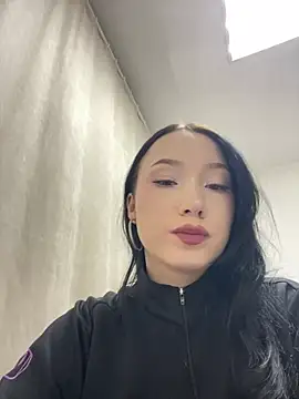 LeilaLow online show from 02-28-25, 01:58