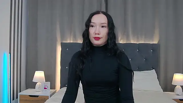 LeilaLow online show from 01-15-26, 03:05