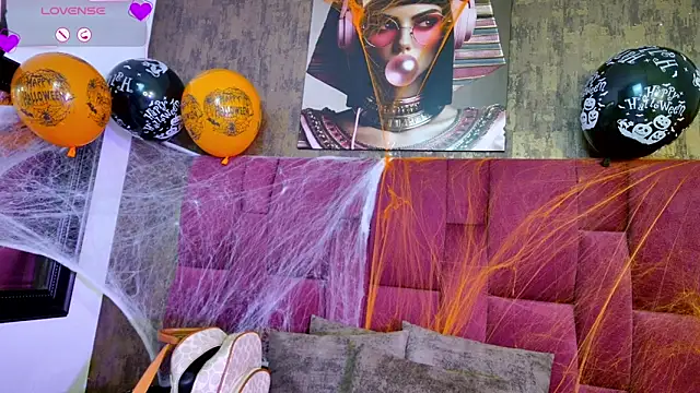 Snapshot of nicole__parker1 chatting on 10-25-25, 06:46 nicole parker1 online show from 10-25-25, 06:46