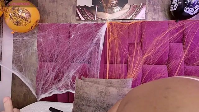 Snapshot of nicole__parker1 chatting on 10-29-25, 07:04 nicole parker1 online show from 10-29-25, 07:04