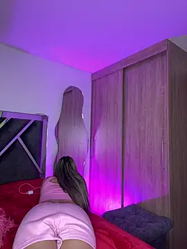 Issabela G1 online show from 12-15-24, 11:20