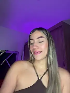 Issabela G1 online show from 12-19-24, 02:23