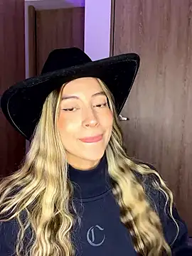 Issabela G1 online show from 01-11-26, 04:39