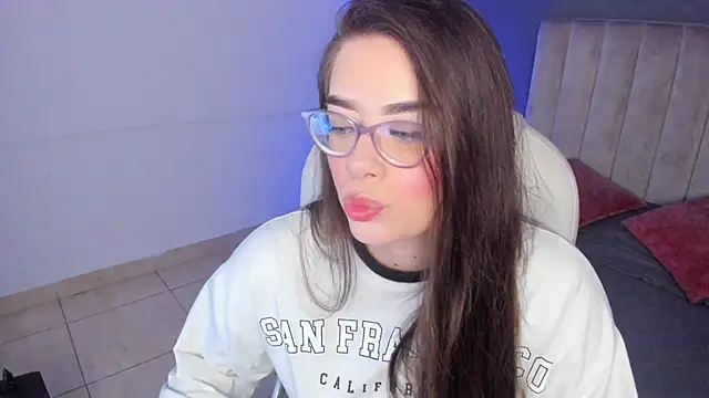 Charlotte Olsen  online show from 02-13-25, 12:43