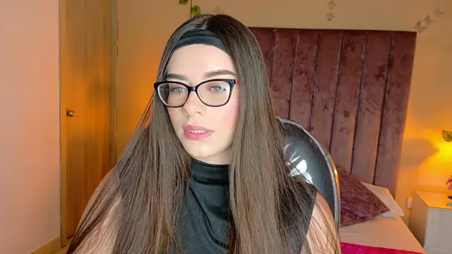 Charlotte Olsen  online show from 02-25-26, 07:23