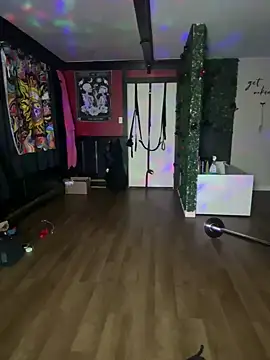 Snapshot of Luluof chatting on 03-17-25, 09:22 Luluof online show from 03-17-25, 09:22