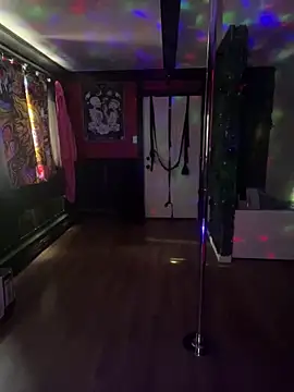 Snapshot of Luluof chatting on 03-21-25, 02:51 Luluof online show from 03-21-25, 02:51