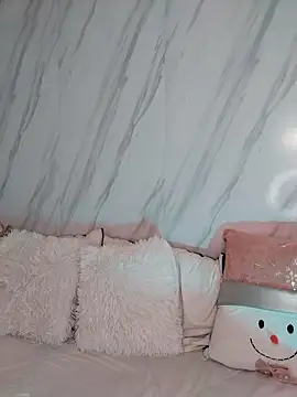 Snapshot of Nanda_Vixen chatting on 12-13-25, 10:15 Nanda Vixen online show from 12-13-25, 10:15