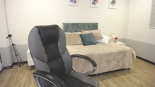 Nami sunny online show from 01-21-25, 02:11