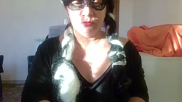 Ninalapiccolina online show from 12-17-25, 03:07