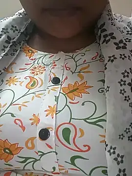 Snapshot of Ashwini_Gowda_91 chatting on 12-06-24, 01:44 Ashwini Gowda 91 online show from 12-06-24, 01:44