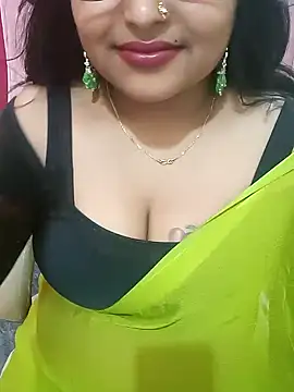 Snapshot of Ashwini_Gowda_91 chatting on 12-13-24, 04:49 Ashwini Gowda 91 online show from 12-13-24, 04:49