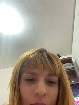 Snapshot of spacegirlll chatting on 12-16-25, 12:04 spacegirlll online show from 12-16-25, 12:04