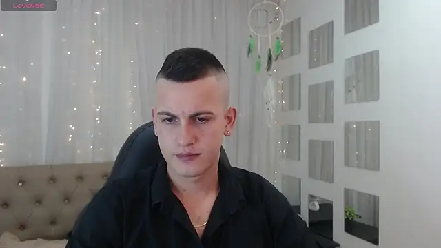 Snapshot of Cerokershelby chatting on 12-20-24, 05:04 Cerokershelby online show from 12-20-24, 05:04