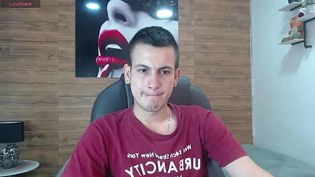 Snapshot of Cerokershelby chatting on 01-16-25, 05:11 Cerokershelby online show from 01-16-25, 05:11