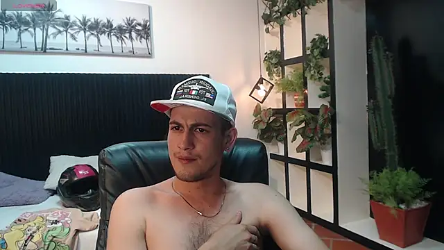 Snapshot of Cerokershelby chatting on 11-28-25, 11:24 Cerokershelby online show from 11-28-25, 11:24