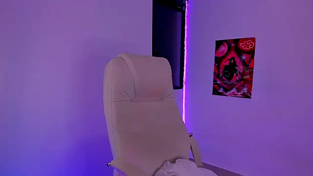 Snapshot of Cheelsea_ chatting on 03-06-25, 04:30 Cheelsea  online show from 03-06-25, 04:30