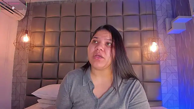 Snapshot of mile_uribe chatting on 09-19-25, 03:30 mile uribe online show from 09-19-25, 03:30