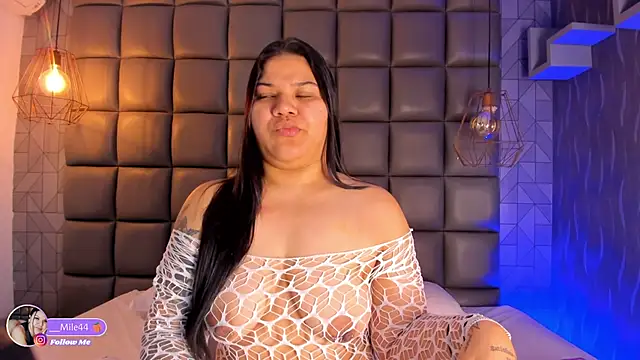 Snapshot of mile_uribe chatting on 09-25-25, 03:32 mile uribe online show from 09-25-25, 03:32