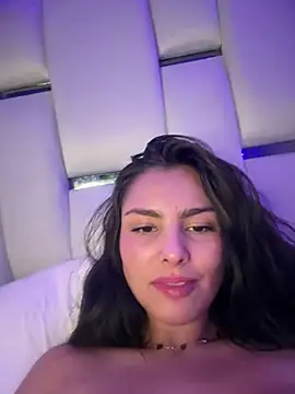 Snapshot of Maddy_Rouse_ chatting on 01-06-25, 01:42 Maddy Rouse  online show from 01-06-25, 01:42