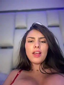 Snapshot of Maddy_Rouse_ chatting on 01-18-25, 04:04 Maddy Rouse  online show from 01-18-25, 04:04