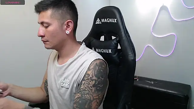 Snapshot of team_dinamite69 chatting on 03-11-25, 03:02 team dinamite69 online show from 03-11-25, 03:02