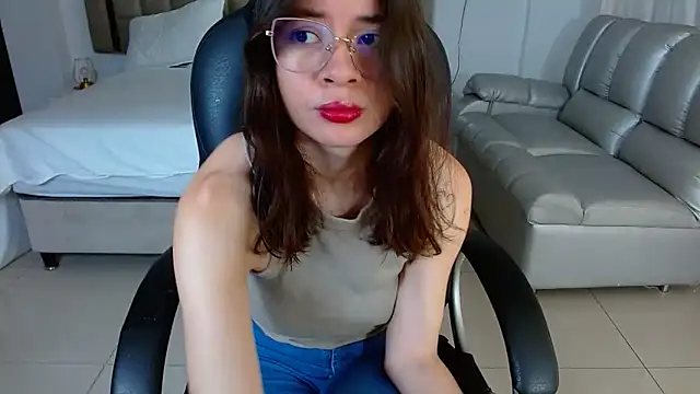 zoecruzz online show from 02-12-26, 02:23