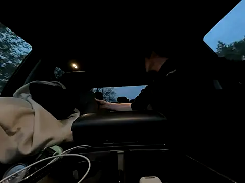 skittlez82 online show from 10-24-25, 01:24