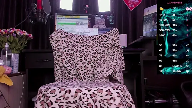 Snapshot of Raissa_sky26 chatting on 11-10-25, 03:38 Raissa sky26 online show from 11-10-25, 03:38