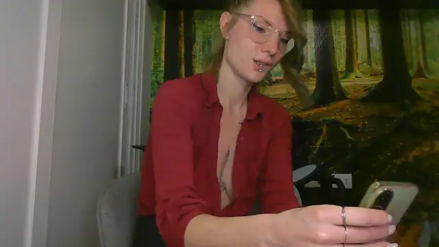 Feli blue online show from 10-22-25, 11:15