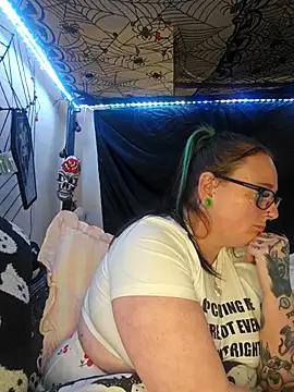 Bunny Cummings online show from 11-20-25, 11:26