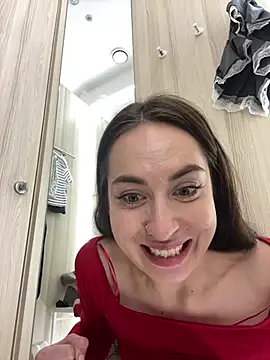 Snapshot of Holly_Play chatting on 12-13-24, 03:32 Holly Play online show from 12-13-24, 03:32
