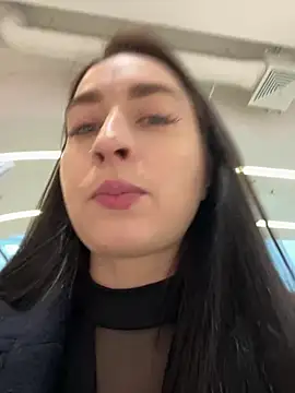 Snapshot of Holly_Play chatting on 01-27-25, 08:29 Holly Play online show from 01-27-25, 08:29