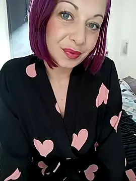 Chaudesquirt online show from 01-17-25, 01:24