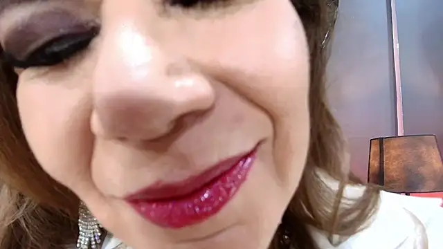 MelaniaKnauss online show from 02-25-25, 08:41