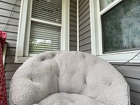 Snapshot of gingerbabe18 chatting on 09-16-25, 04:52 gingerbabe18 online show from 09-16-25, 04:52