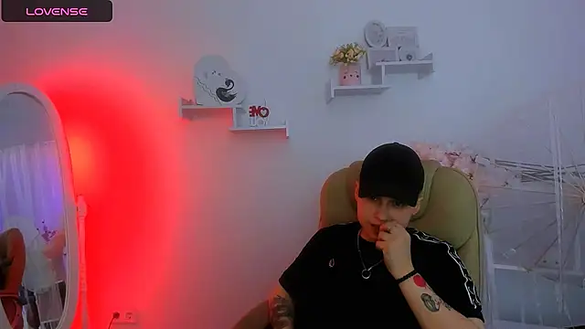 Dolly  Queen  online show from 02-13-25, 12:24