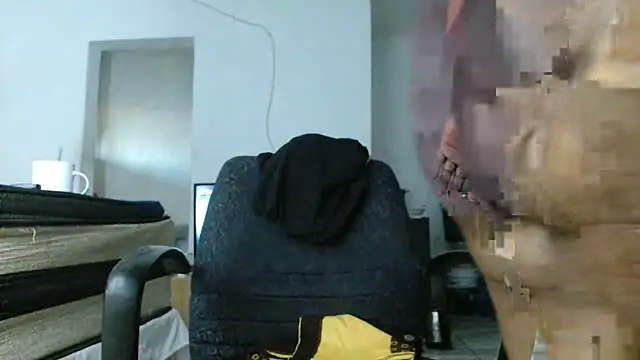 Hugetittiesxx2 online show from 11-26-25, 03:18