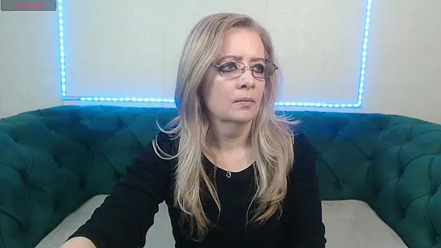 Snapshot of IvanaCharm chatting on 03-01-25, 04:26 IvanaCharm online show from 03-01-25, 04:26