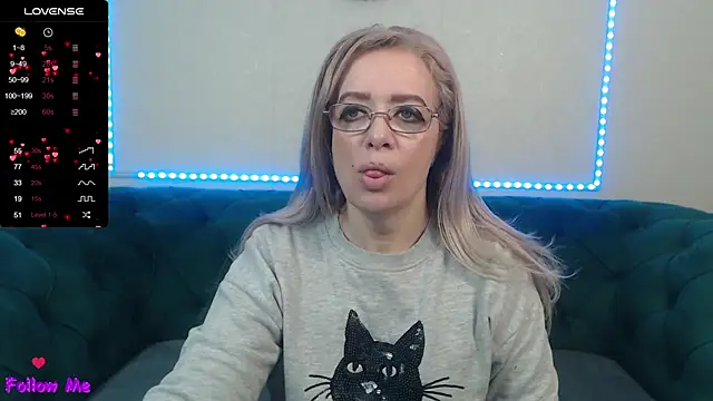 Snapshot of IvanaCharm chatting on 03-10-25, 04:28 IvanaCharm online show from 03-10-25, 04:28