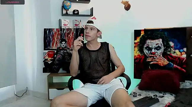 flowers18 online show from 03-15-25, 09:27