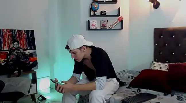 flowers18 online show from 03-18-25, 01:32