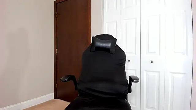 Snapshot of Angel_1997 chatting on 12-18-24, 08:25 Angel 1997 online show from 12-18-24, 08:25