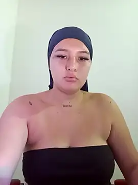 Snapshot of Celeste_camila18 chatting on 09-19-25, 12:17 Celeste camila18 online show from 09-19-25, 12:17