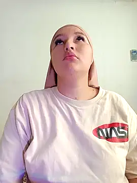 Snapshot of Celeste_camila18 chatting on 10-24-25, 01:40 Celeste camila18 online show from 10-24-25, 01:40