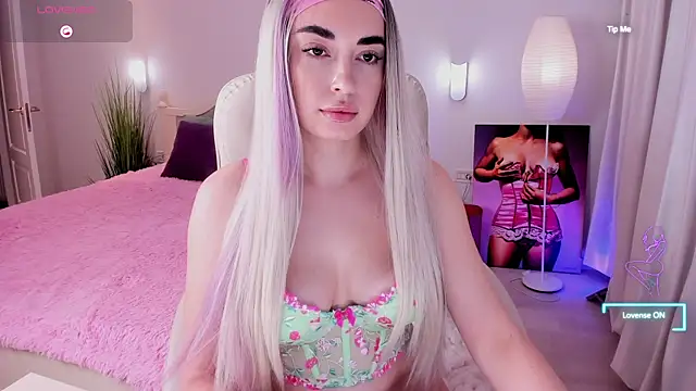 Miss Elia online show from 01-16-25, 05:12