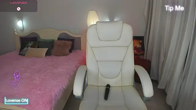 Miss Elia online show from 02-13-25, 05:22